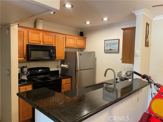 Detail Gallery Image 3 of 20 For 5257 Radford Ave #314,  Valley Village,  CA 91607 - 1 Beds | 1 Baths