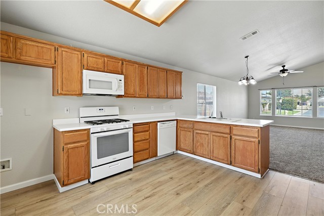 713 Vista Del Rey Drive, Atwater CA: https://media.crmls.org/medias/dd6175e8-09e0-4065-9374-2c5a46506813.jpg