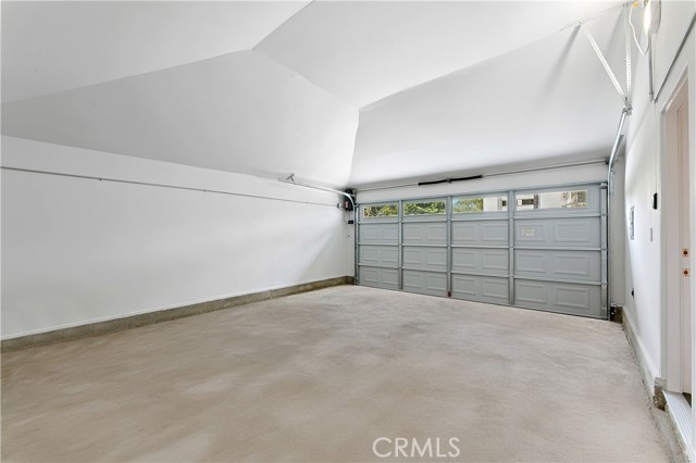 Detail Gallery Image 41 of 51 For 3900 Benedict Canyon Dr, Sherman Oaks,  CA 91423 - 3 Beds | 4 Baths