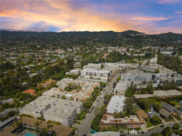 Detail Gallery Image 31 of 31 For 575 S Barrington Ave #109,  Los Angeles,  CA 90049 - 3 Beds | 2/1 Baths