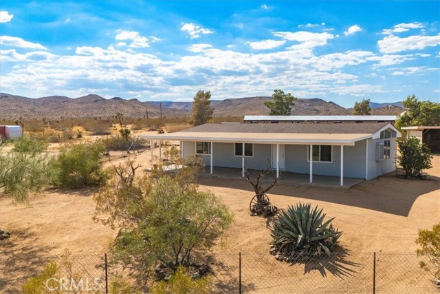 Detail Gallery Image 4 of 74 For 1090 Jemez Trl, Yucca Valley,  CA 92284 - 2 Beds | 2 Baths