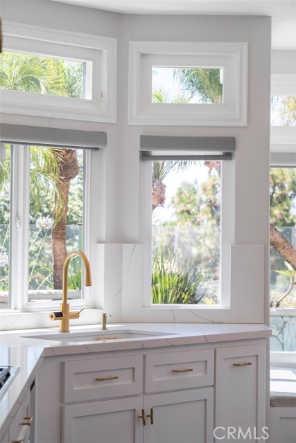 14 Glastonbury Place, Laguna Niguel CA: https://media.crmls.org/medias/dd628ff5-bc0e-470a-9ee2-0eb7a6fe244b.jpg