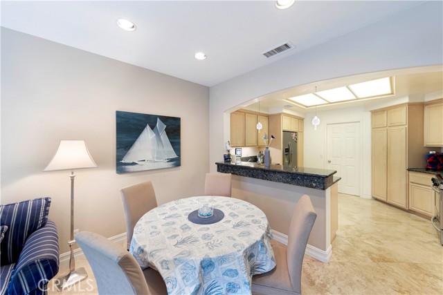 61 Stoney Pointe, Laguna Niguel CA: https://media.crmls.org/medias/dd6344db-016c-4a3c-81c4-83e24cfc2a9f.jpg