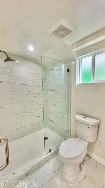 Detail Gallery Image 15 of 26 For 7728 Laurel Canyon Blvd, North Hollywood,  CA 91605 - 3 Beds | 2 Baths