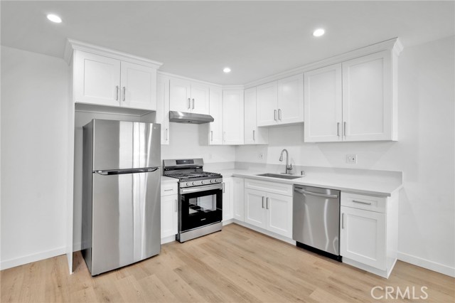 Detail Gallery Image 3 of 17 For 13018 Valleyheart Dr #4,  Studio City,  CA 91604 - 1 Beds | 1 Baths