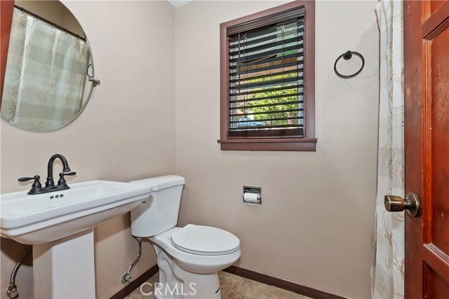 Detail Gallery Image 19 of 47 For 617 Acacia, Crestline,  CA 92325 - 5 Beds | 3 Baths