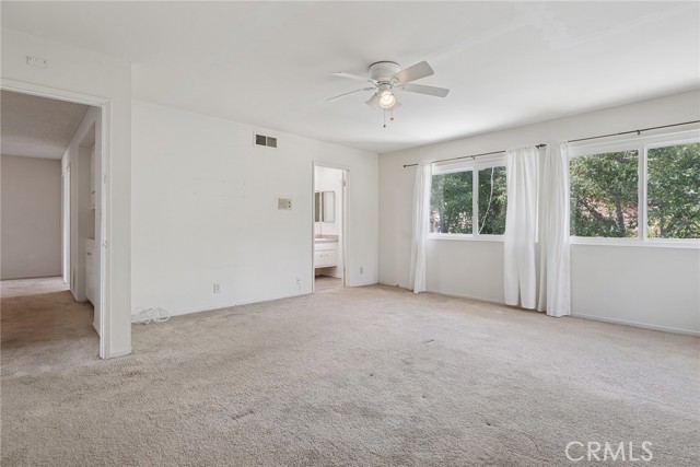 5789 Fairhaven Avenue, Woodland Hills CA: https://media.crmls.org/medias/dd643812-2203-4a97-9538-4cd1ee4b99f4.jpg
