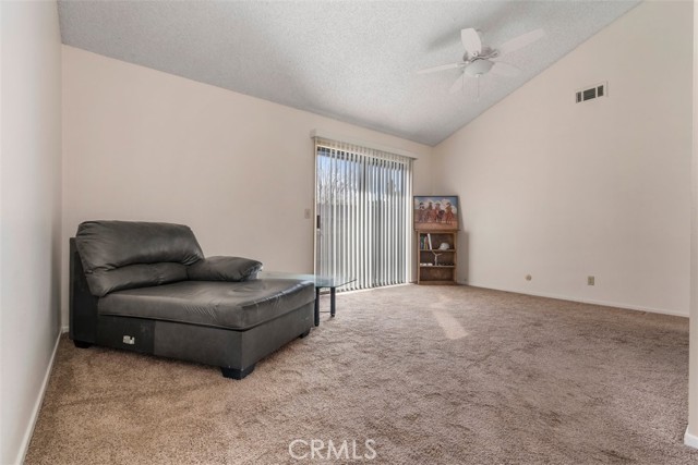 2 Village Lane, Tehachapi CA: https://media.crmls.org/medias/dd644e3e-17d8-4683-b60f-9583e1219d71.jpg