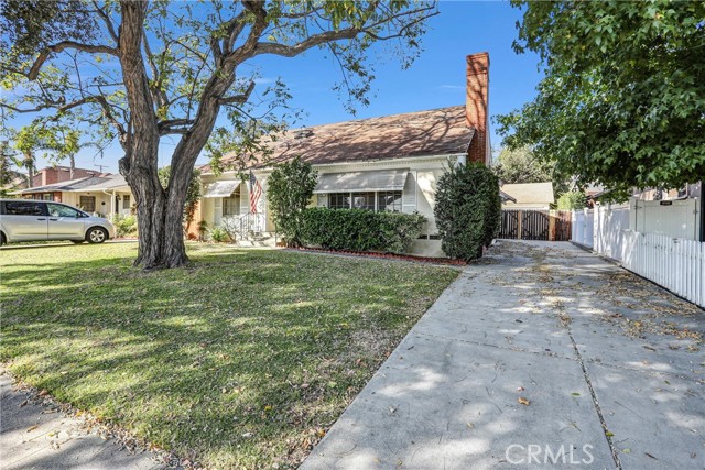 Detail Gallery Image 2 of 22 For 2405 Monte Vista, Pasadena,  CA 91107 - 4 Beds | 2 Baths