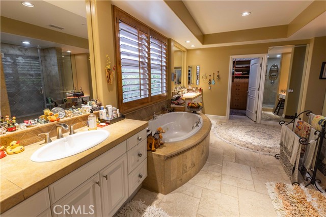 Detail Gallery Image 37 of 67 For 18917 Carmel Crest Dr, Tarzana,  CA 91356 - 5 Beds | 5 Baths
