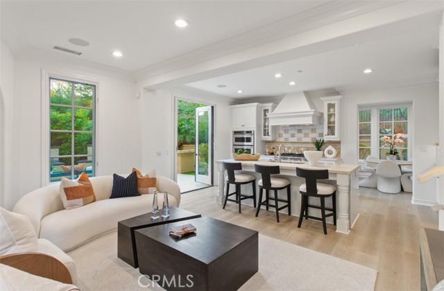 Front Image Thumbnail for CROC25249360