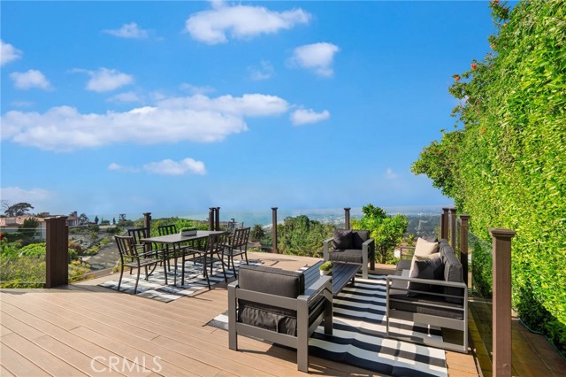 952 Via Del Monte, Palos Verdes Estates CA: https://media.crmls.org/medias/dd6905b9-7c25-421e-920f-4664448d3655.jpg
