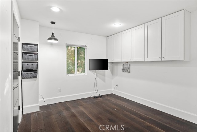 16544 Park Lane Drive, Los Angeles CA: https://media.crmls.org/medias/dd6b18ef-3df3-4e8a-b233-9f189a062831.jpg
