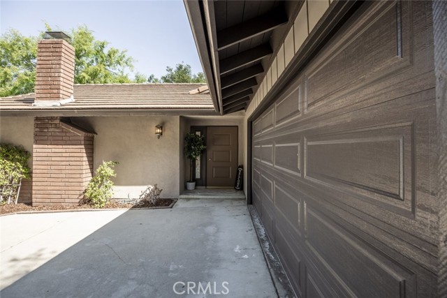 2101 El Arbolita Drive, Glendale CA: https://media.crmls.org/medias/dd6b8cb4-e9e4-4ba5-9ce0-a3e408bad6d1.jpg