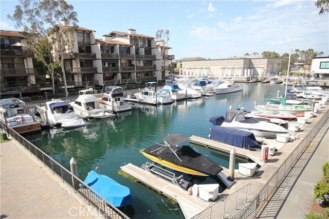 6221 Marina Pacifica N Drive, Long Beach CA: https://media.crmls.org/medias/dd6bde5e-3b27-4685-b3aa-4463e39ad7aa.jpg