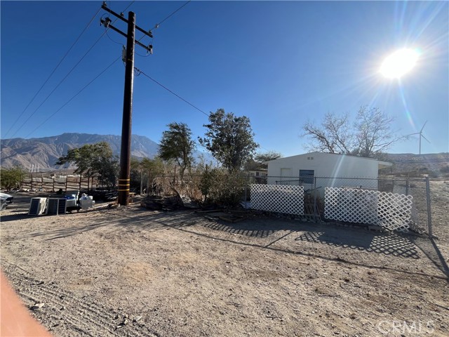 60975 Oleander Street, Whitewater CA: https://media.crmls.org/medias/dd6bf72b-fbad-4e45-b5eb-4dc175fabee9.jpg