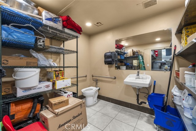 12061 Strathern Street, North Hollywood CA: https://media.crmls.org/medias/dd6c05fc-aa88-45b7-826d-6b7574fa4553.jpg