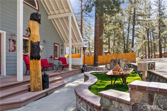 Detail Gallery Image 3 of 49 For 1584 Betty St, Wrightwood,  CA 92397 - 3 Beds | 2 Baths