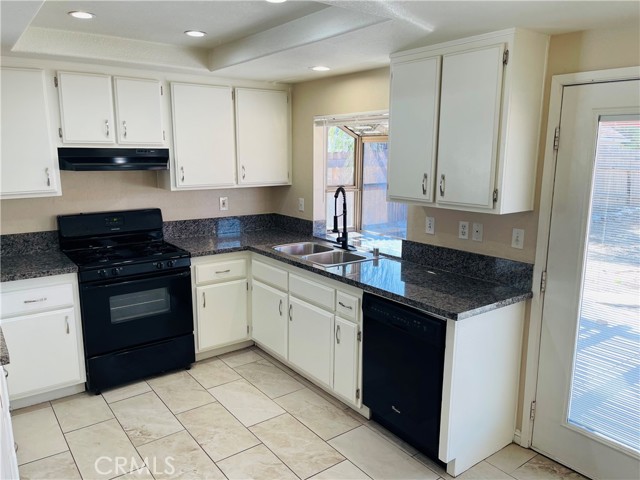 Detail Gallery Image 14 of 43 For 36285 Provence, Murrieta,  CA 92562 - 4 Beds | 3 Baths