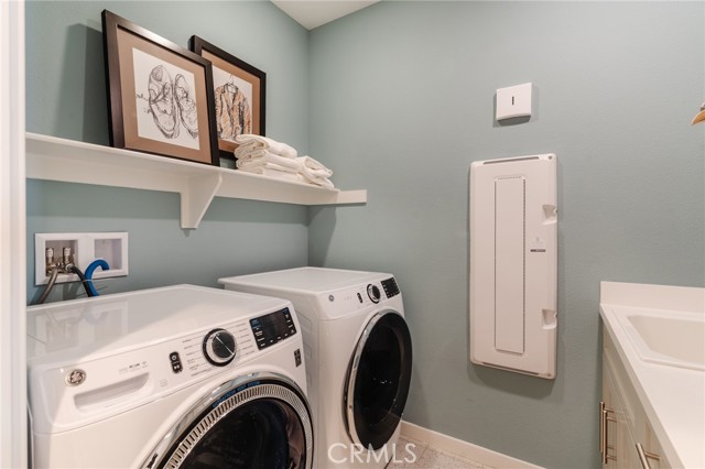 Detail Gallery Image 37 of 75 For 18108 Esker Ln, Canyon Country,  CA 91350 - 5 Beds | 3 Baths