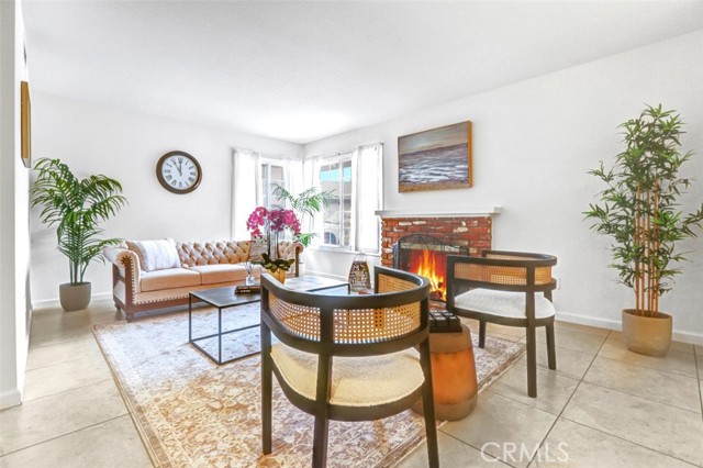 27142 Langside Avenue, Canyon Country CA: https://media.crmls.org/medias/dd6de2a6-3a0b-4bff-8d99-3d7536b67882.jpg