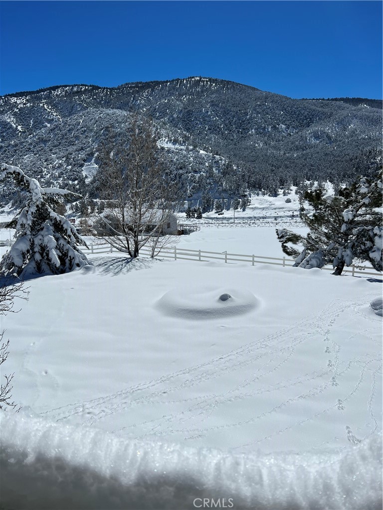 https://media.crmls.org/medias/dd6de48a-2666-4a71-a9e8-d8fbc8897083.jpg?preset=X-Large