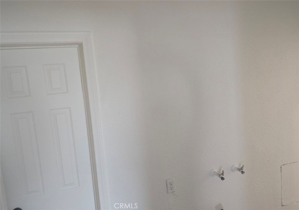 https://media.crmls.org/medias/dd6e6617-b243-40f2-904d-2e224ad8507a.jpg?preset=X-Large