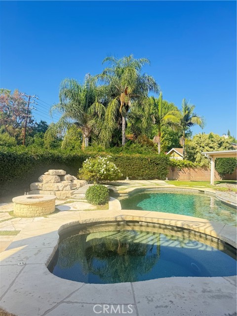 Detail Gallery Image 2 of 12 For 18822 Vintage, Northridge,  CA 91324 - 1 Beds | 1 Baths