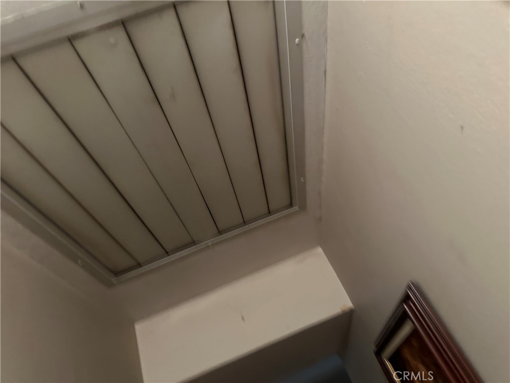 https://media.crmls.org/medias/dd6f1588-407a-4e4b-8104-b6f1bdc2e8f7.jpg?preset=X-Large