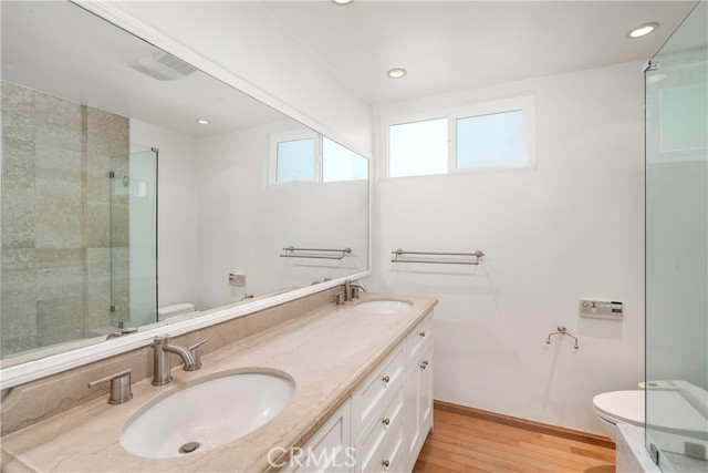 Detail Gallery Image 13 of 23 For 14141 Dickens St #212,  Sherman Oaks,  CA 91423 - 2 Beds | 2 Baths