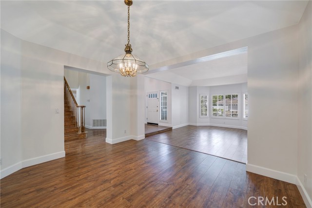 Detail Gallery Image 20 of 59 For 24004 Arminta St, West Hills,  CA 91304 - 4 Beds | 3 Baths