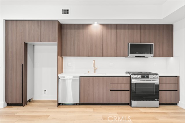 150 S Oak Knoll Avenue, Pasadena CA: https://media.crmls.org/medias/dd702c7c-7a51-4bf0-8e50-4bc3e43b1195.jpg