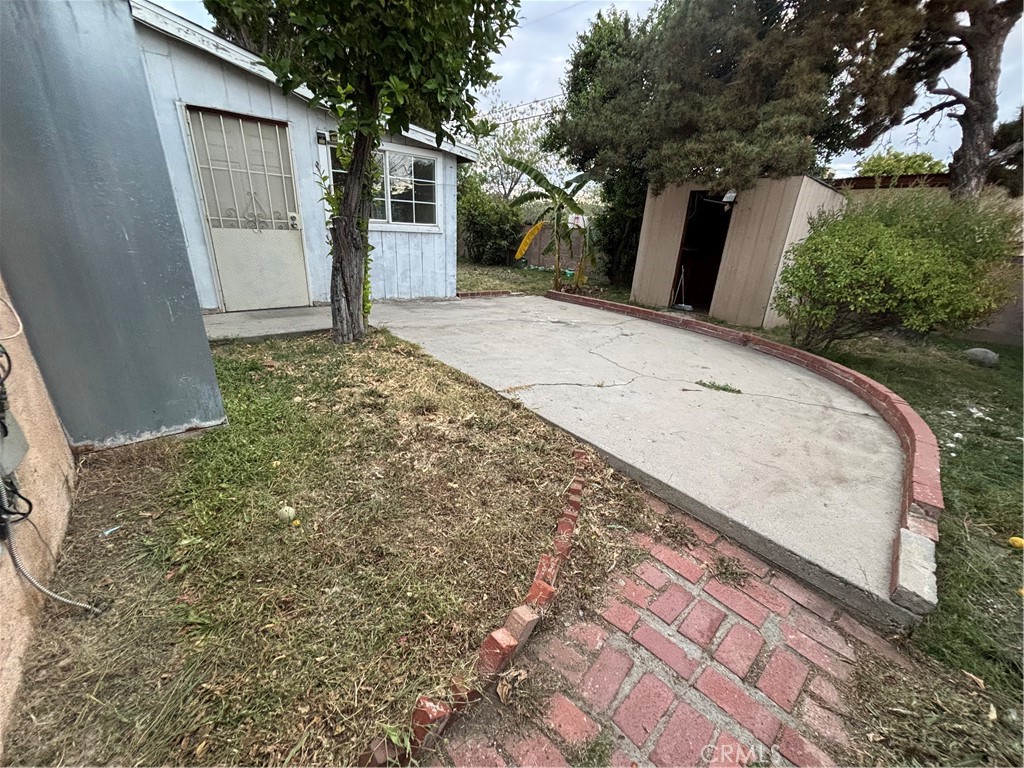 https://media.crmls.org/medias/dd7089b1-46b2-4850-83f4-46ff5015db51.jpg?preset=X-Large