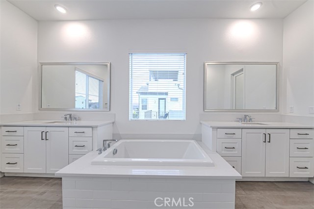 Detail Gallery Image 29 of 56 For 27503 Golden Currant, Valencia,  CA 91381 - 5 Beds | 4/1 Baths