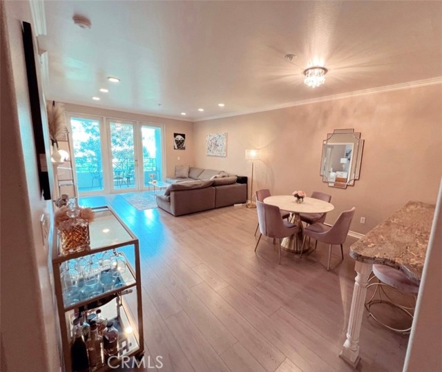 Detail Gallery Image 5 of 18 For 2233 Martin #207,  Irvine,  CA 92612 - 2 Beds | 2 Baths