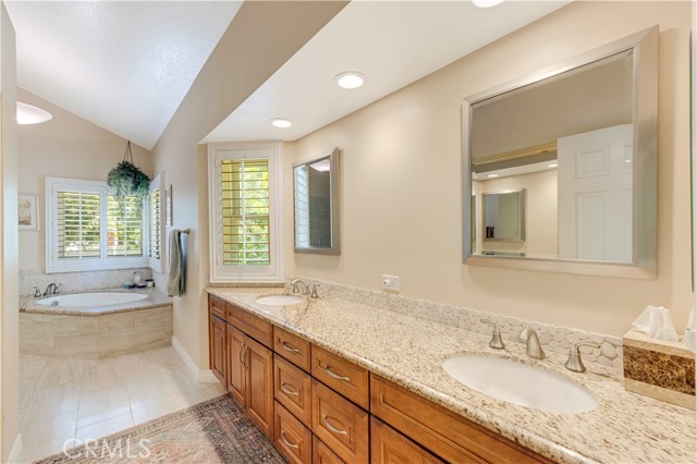 685 Vista Coto Verde, Camarillo CA: https://media.crmls.org/medias/dd71f159-cd61-48a5-b738-940a34942277.jpg
