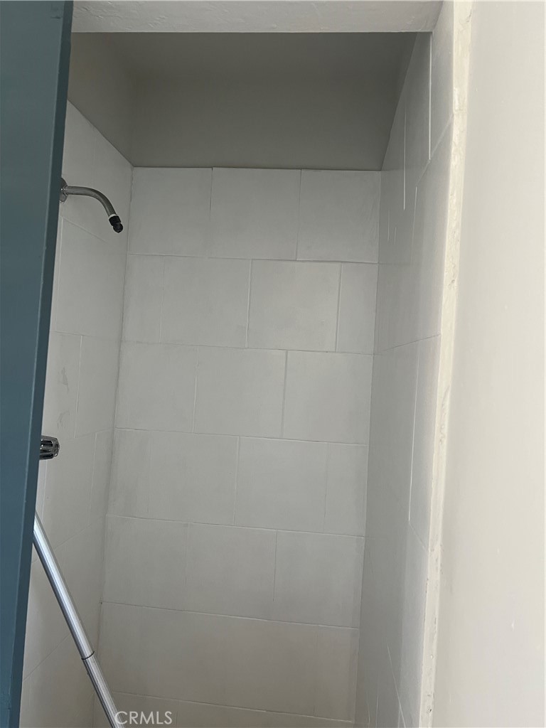 https://media.crmls.org/medias/dd71f3bc-cf8c-4615-9254-cbe7daa32989.jpg?preset=X-Large