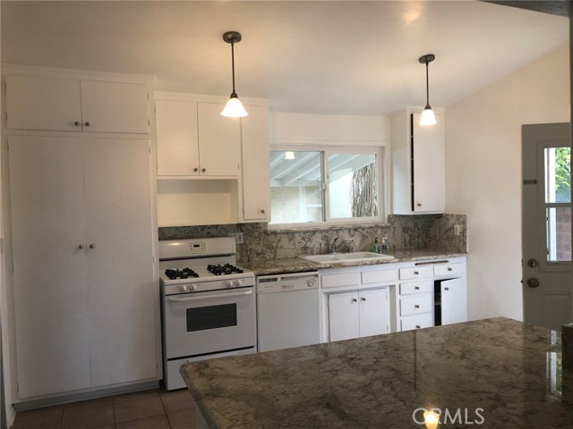 18808 Keswick Street, Reseda (los Angeles), CA, 91335 18808 Keswick Street, Reseda (los Angeles), CA, 91335
