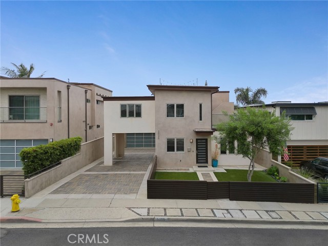 2025 Prospect Avenue, Hermosa Beach CA: https://media.crmls.org/medias/dd727b8d-a3de-403f-a37d-6a6efcd94843.jpg