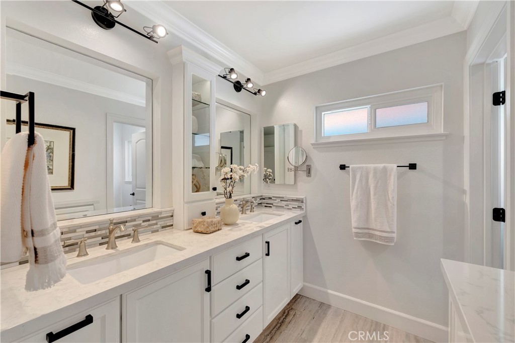 MLS #OC25183386 img 18