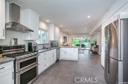 6236 Capistrano Avenue, Woodland Hills CA: https://media.crmls.org/medias/dd735f2a-a75a-4631-9676-17a846ff14a1.jpg