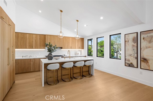 Detail Gallery Image 13 of 35 For 281 Santo Tomas Ave, Costa Mesa,  CA 92627 - 4 Beds | 4/1 Baths
