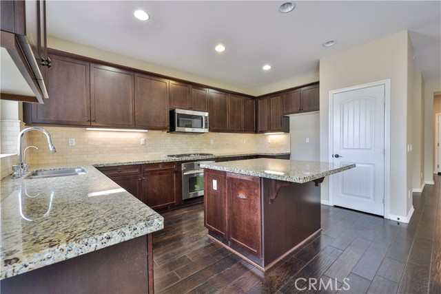 Detail Gallery Image 14 of 43 For 3245 Donovan Ranch Rd, Anaheim,  CA 92804 - 4 Beds | 3 Baths