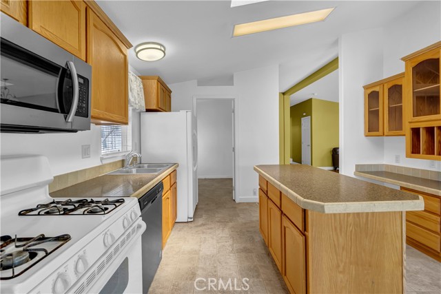 Detail Gallery Image 19 of 44 For 209 Road Runner Ln, Fountain Valley,  CA 92708 - 3 Beds | 2 Baths