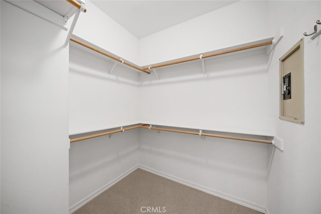 https://media.crmls.org/medias/dd76b242-c06d-47c7-b8af-0e751a573825.jpg?preset=X-Large