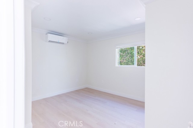 128 S Harper Avenue, Los Angeles CA: https://media.crmls.org/medias/dd7751da-6086-4c99-9410-8173e84bb985.jpg