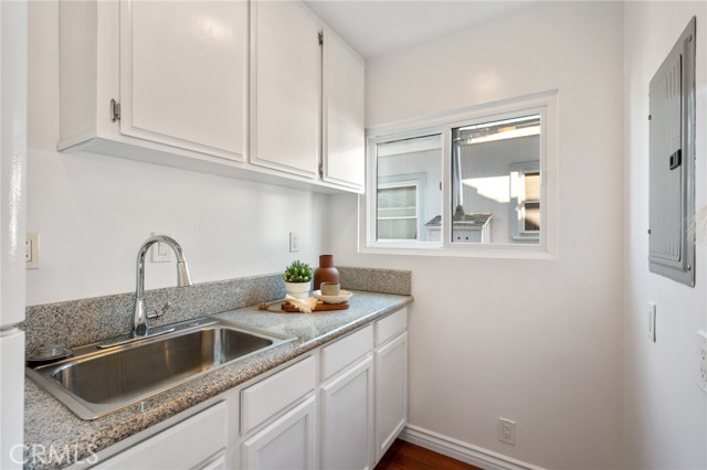 1122 Cranbrook Avenue, Torrance CA: https://media.crmls.org/medias/dd789d84-c098-40a6-8232-b40b20e5817b.jpg