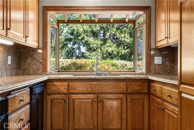 Detail Gallery Image 14 of 50 For 6528 Ellenview Ave, West Hills,  CA 91307 - 5 Beds | 3 Baths