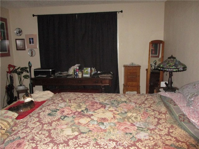 24515 California Avenue, Hemet CA: https://media.crmls.org/medias/dd78cc9b-ac06-4a6b-8b2c-140ba0dd565c.jpg