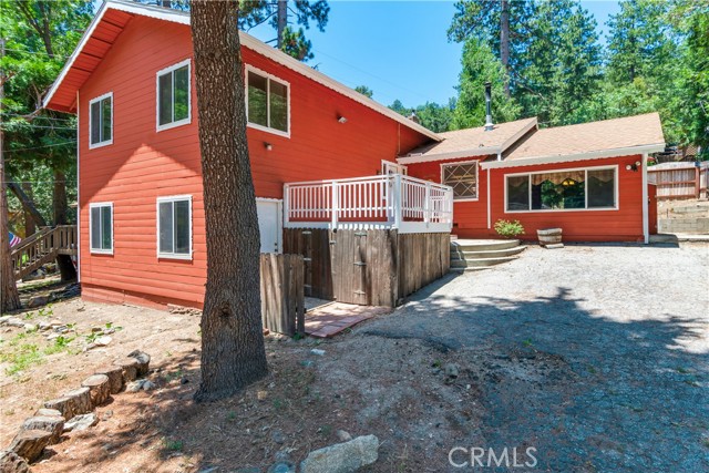 5940 Lake Drive, Angelus Oaks CA: https://media.crmls.org/medias/dd78f376-2bbf-4b80-ad1d-83c15fa21e54.jpg